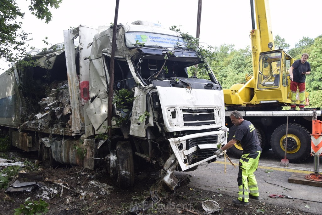 Schwerer VU A 3 Rich Oberhausen Hoehe AK Leverkusen P590.JPG - Miklos Laubert